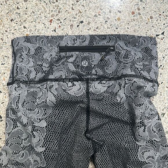 Lululemon Wunder Under black white lace leggings tights reflective 4 - Picture 4 of 5